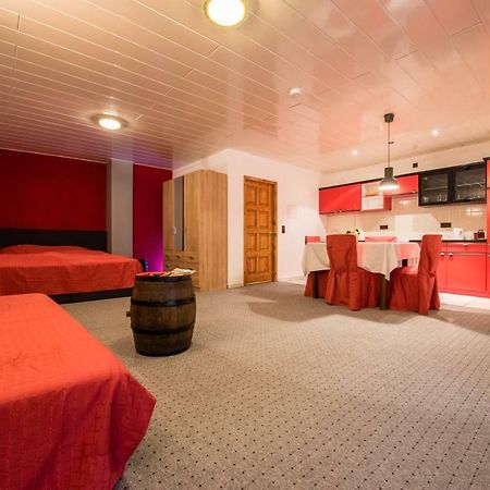 Weinschloesschen Im Weingut Roos Hotel Ilbesheim Kültér fotó